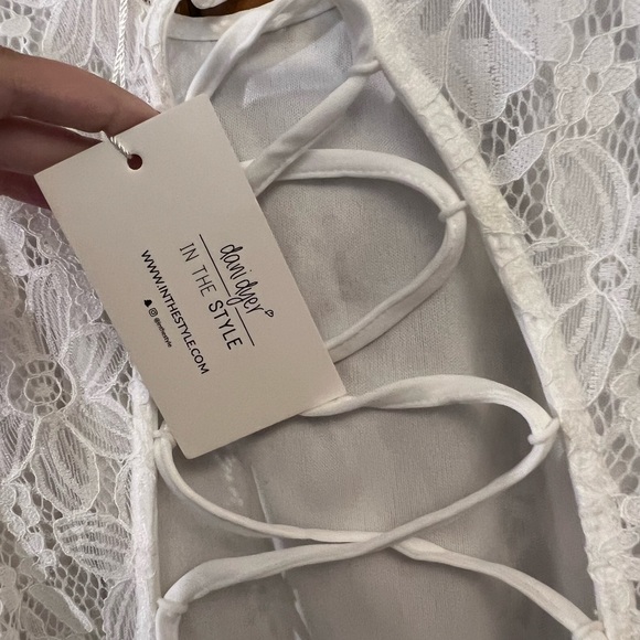 In The Style White Lace Dress - Picture 5 of 8